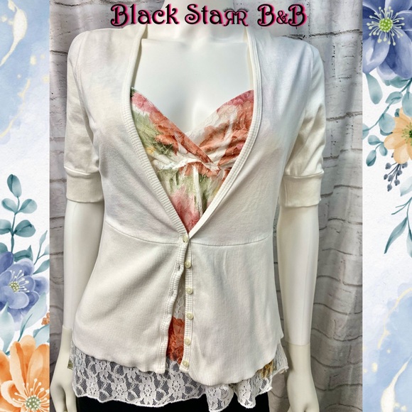 White cotton half button down 3/4” sleeve sweater cardigan by Paraphrase. Sz Sm - Picture 5 of 8